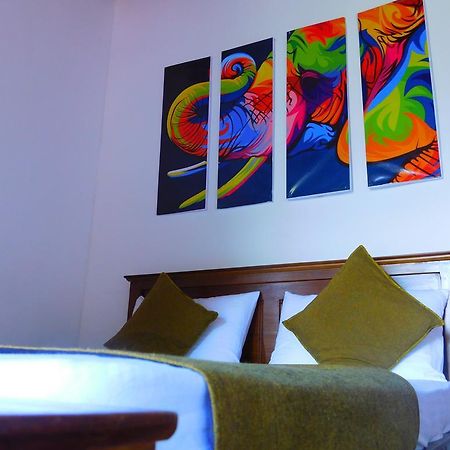 Mount Mirror Resort แคนดี้ ภายนอก รูปภาพ